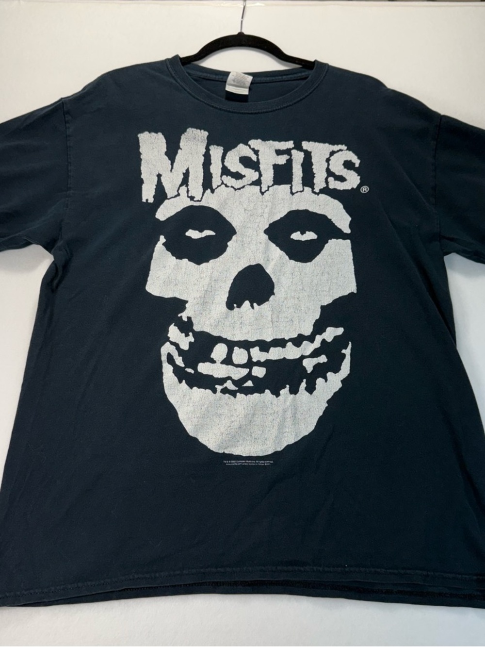 Gildan Black and White Heavy Cotton Tee Label Detail
